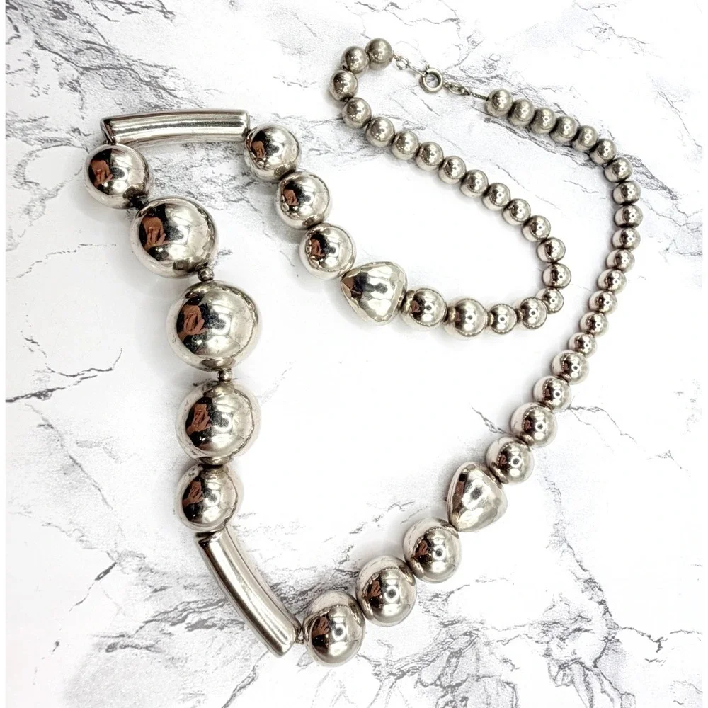 Chunky Silver Tone Graduated Bead Heart Necklace 25 Inch Heavy 2.5 Oz